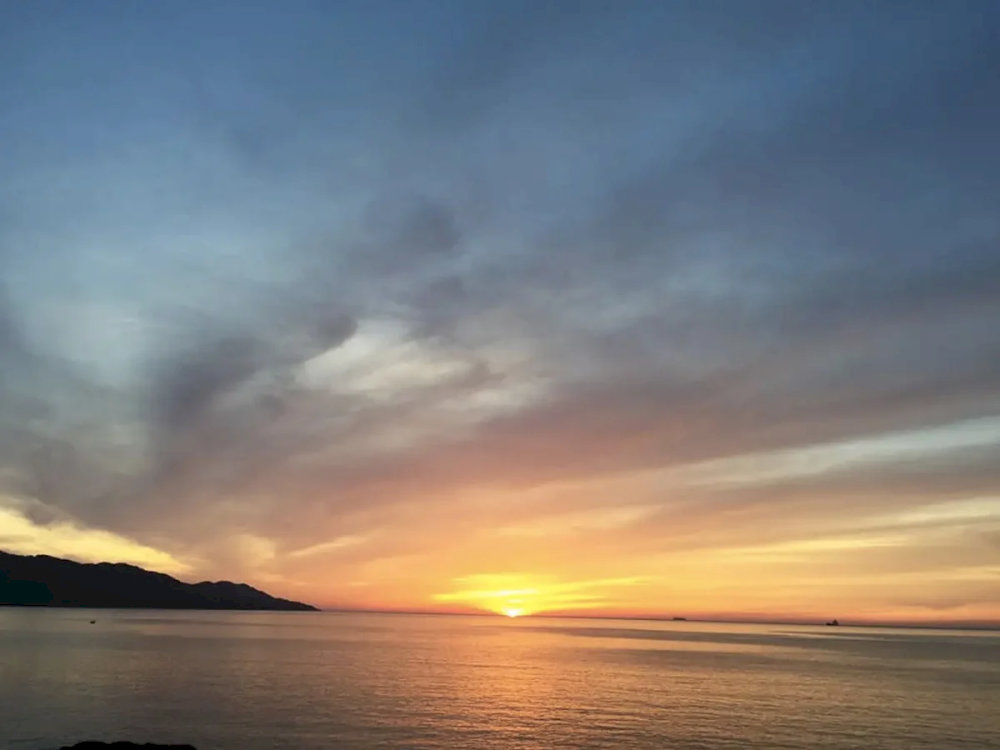 The sunrises and sunsets at Non Nuoc Beach are moments you'll carry long after your visit ends